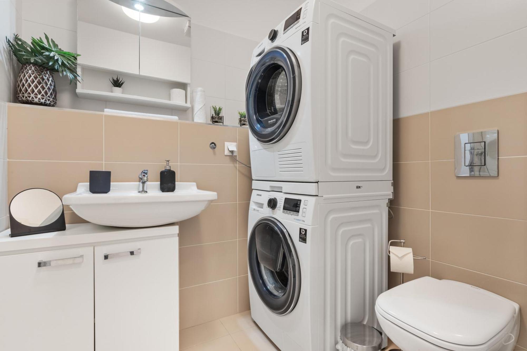 Apartament Lam Safari - Balcony - Ac - Free Parking Bratysława Zewnętrze zdjęcie