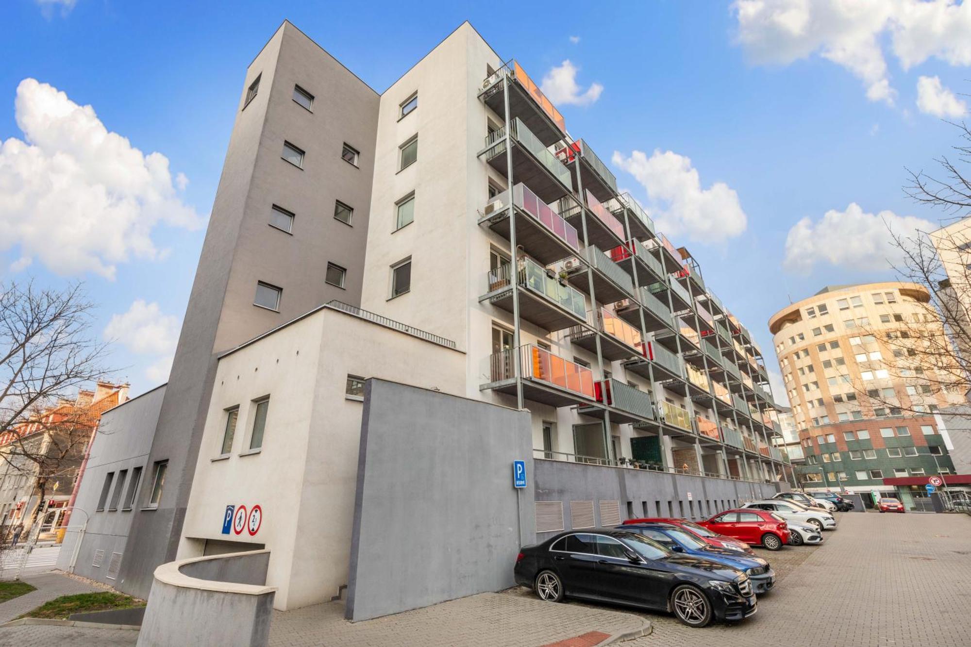Apartament Lam Safari - Balcony - Ac - Free Parking Bratysława Zewnętrze zdjęcie