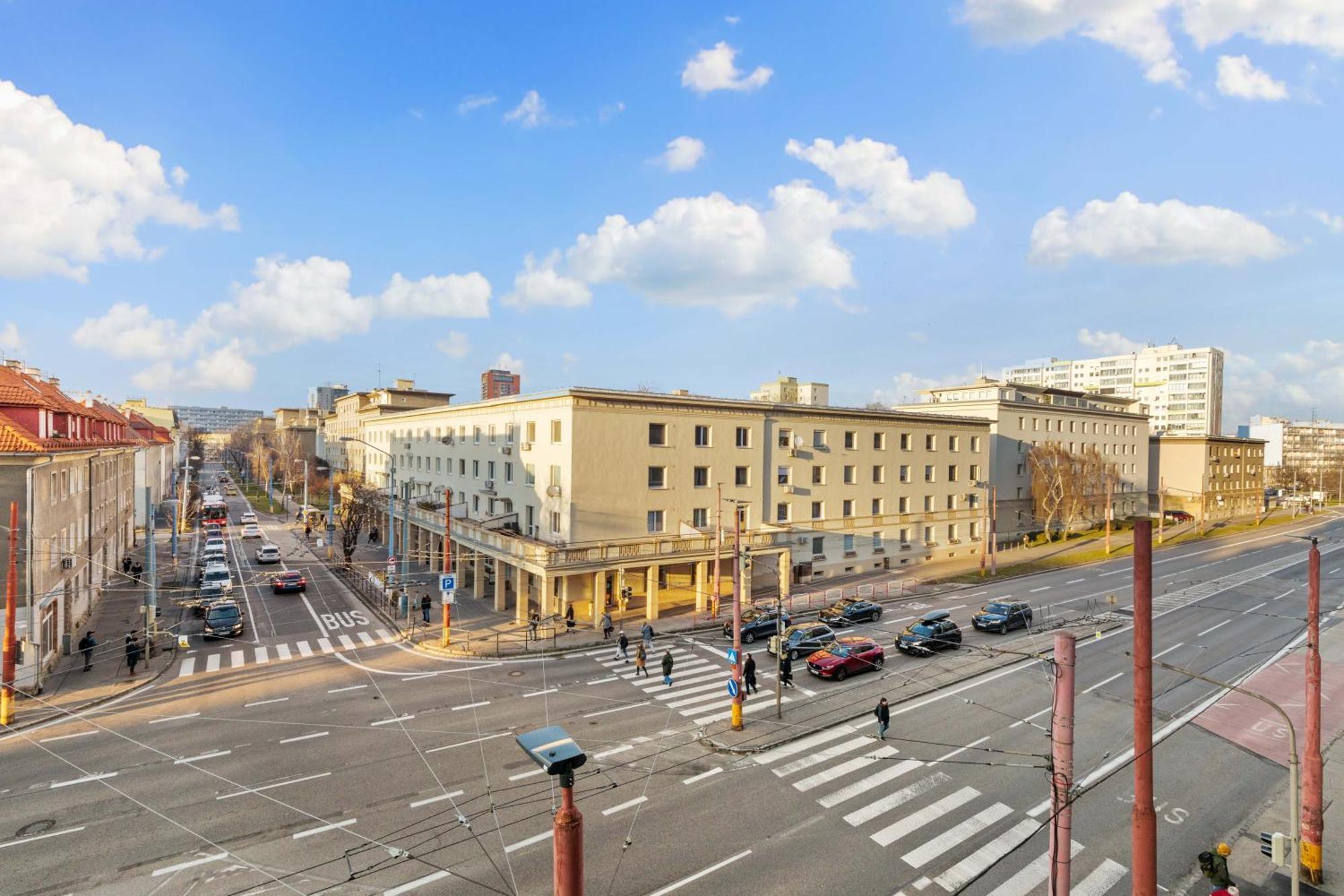 Apartament Lam Safari - Balcony - Ac - Free Parking Bratysława Zewnętrze zdjęcie