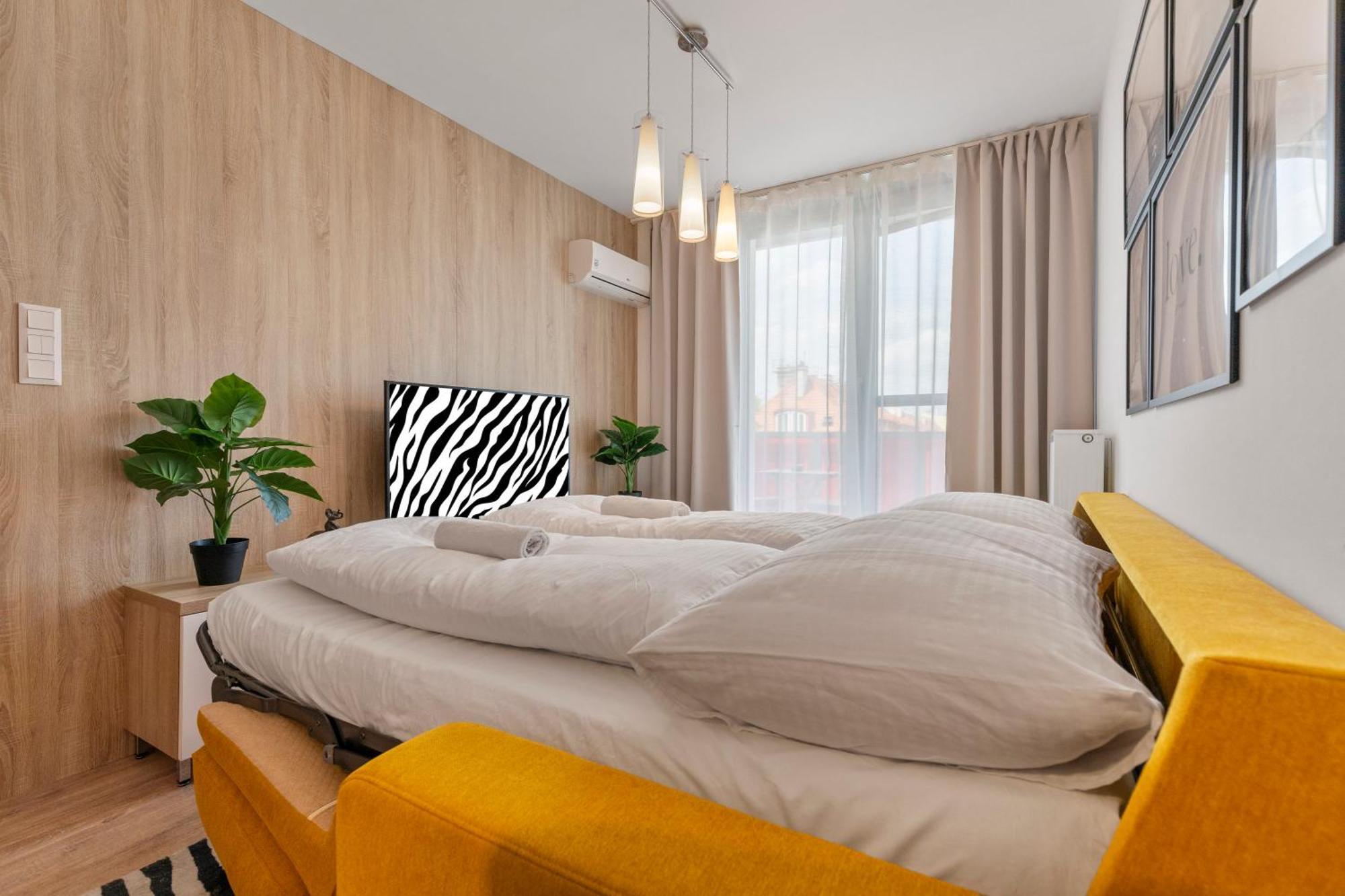 Apartament Lam Safari - Balcony - Ac - Free Parking Bratysława Zewnętrze zdjęcie